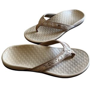 VIONIC TIDE II TOE POST WOMEN’S THONG SANDAL FLIP FLOP TAN ORTHO HEEL SZ 8 EU 39